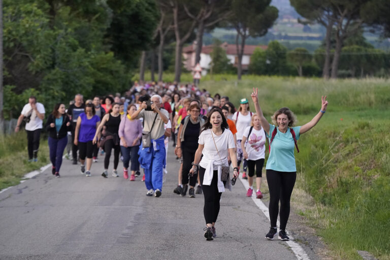 Camminata sotto le stelle 2023: Raccolti 2700 euro per l’acquisto di un nuovo mammografo per la Casa della Salute di Castel S. Pietro Terme e Dozza