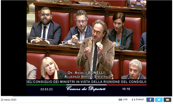 Bonelli (Verdi), votato dagli imolesi vuole il reato di “negazionismo climatico”, Borghi (Lega) invece quello di “cazzata”.