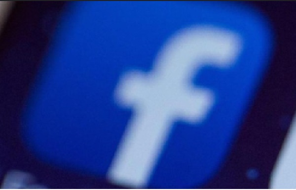 Facebook vuole le tue foto private? La nuova funzione di Meta preoccupa gli utenti