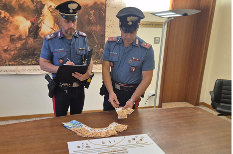 La vicenda del “finto Carabiniere” ad Imola offre una lezione importante: la fiducia nei Carabinieri va sempre protetta, ma mai data ciecamente.