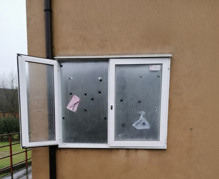 Bacheca vandalizzata, indignazione immediata. Ma dov’era il PD quando a essere colpiti erano i cittadini?