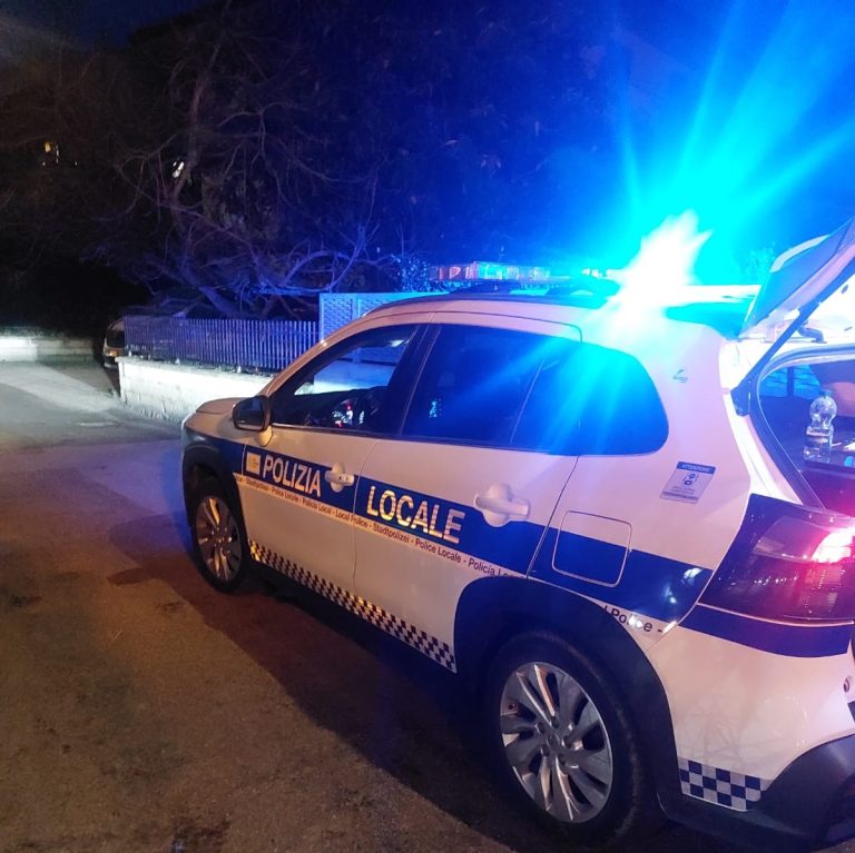 Scontro frontale sulla via Montanara: cinque feriti, traffico rallentato