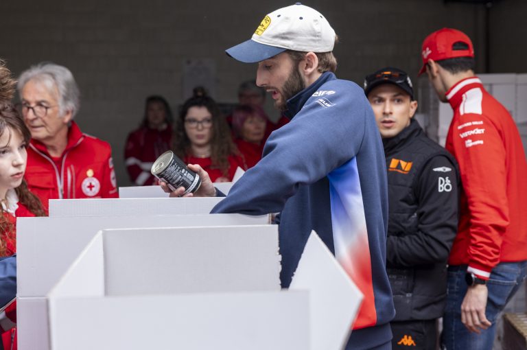 Imola, solidarietà in pista: piloti FIA WEC e Croce Rossa insieme per le famiglie