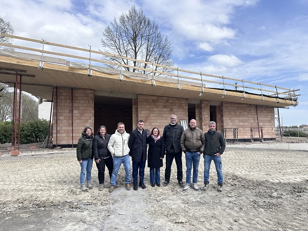 Panieri corre a Spazzate Sassatelli solo adesso: il cantiere del centro civico “accelera” dopo le bordate di Vacchi