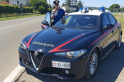 Imola, arrestato 20enne durante un controllo dei Carabinieri: sequestrati 150 grammi di hashish