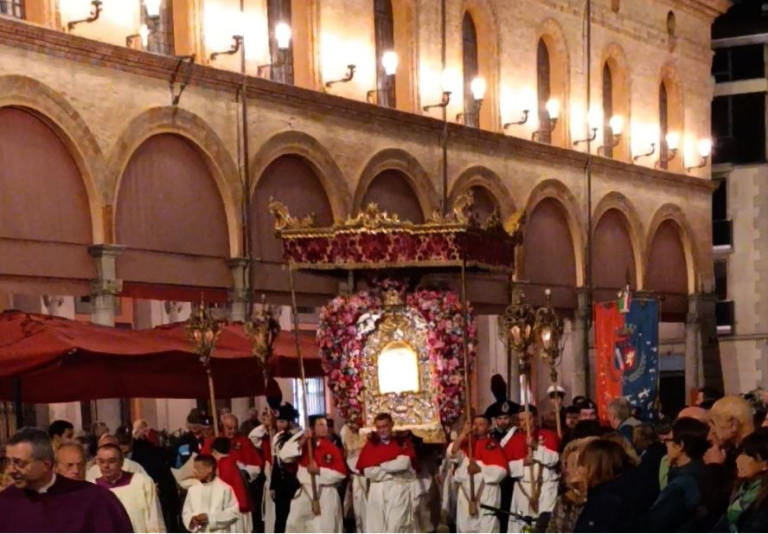 La Beata Vergine del Piratello – l’abbraccio elettorale del PD imolese alla Madonna