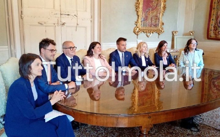 Giunta Mister Selfie bis: il minestrone riscaldato di sempre