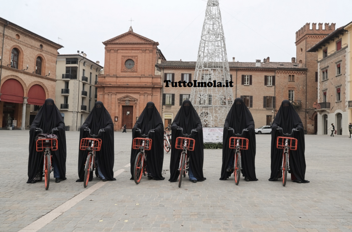Trama di Pedale: dall’“antiviolenza” al manubrio, la nuova corsa ai fondi pubblici.