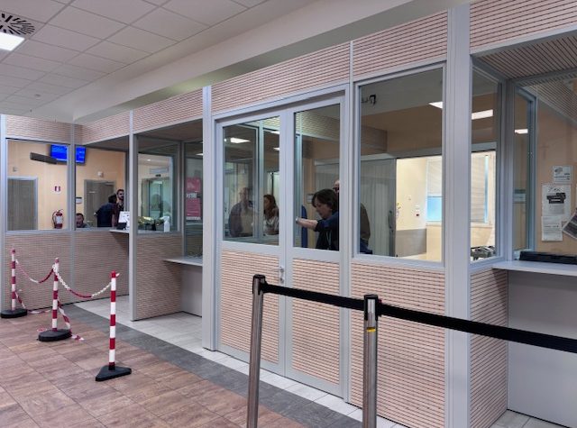Pronto Soccorso di Imola: non un miglioramento per i pazienti, ma una gabbia blindata per gli operatori